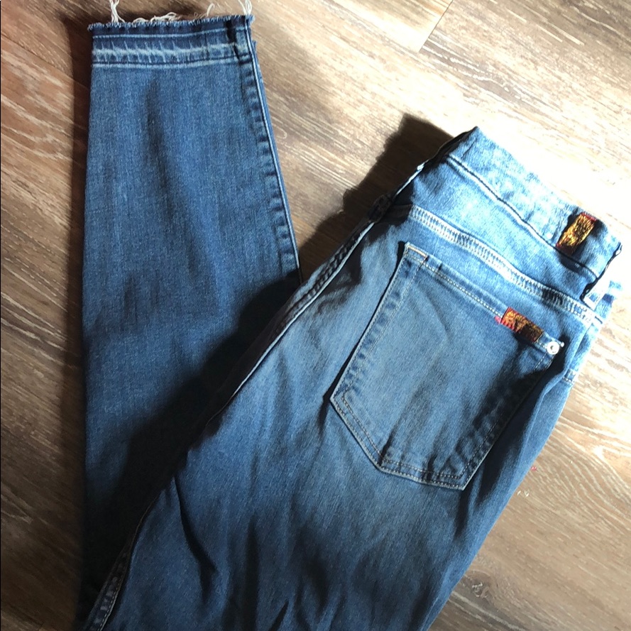 7 For All Mankind Sz 32 B (Air). High Waist